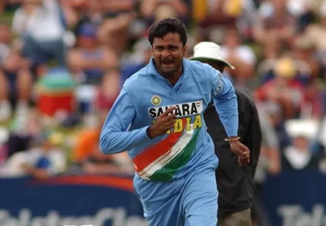 Javagal Srinath bowling